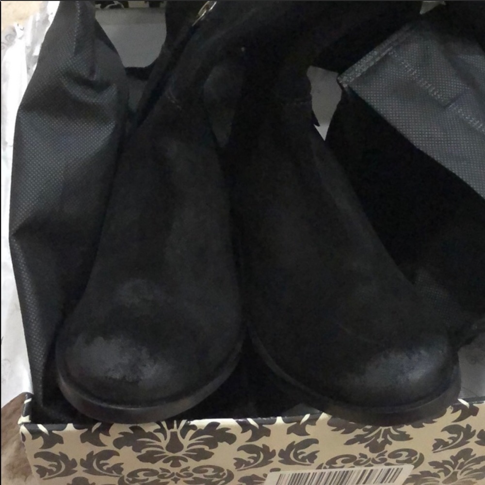 BLACK Stride Chelsea Boot - Shoe - Picture 8 of 9